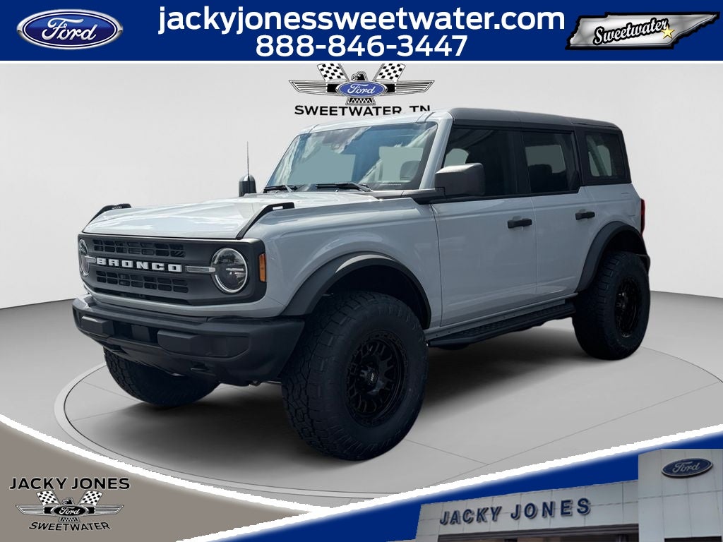 2026 Ford Bronco Base in Avalanche Gray — front three-quarter view