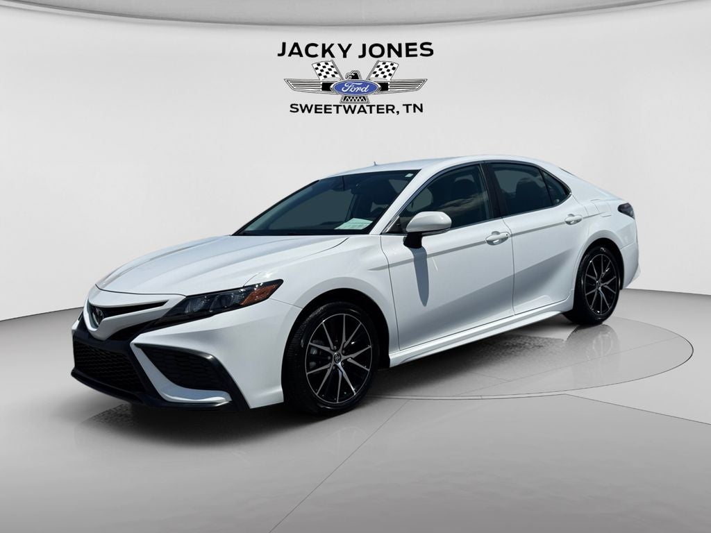 2024 Toyota Camry SE in Ice Cap — front three-quarter view