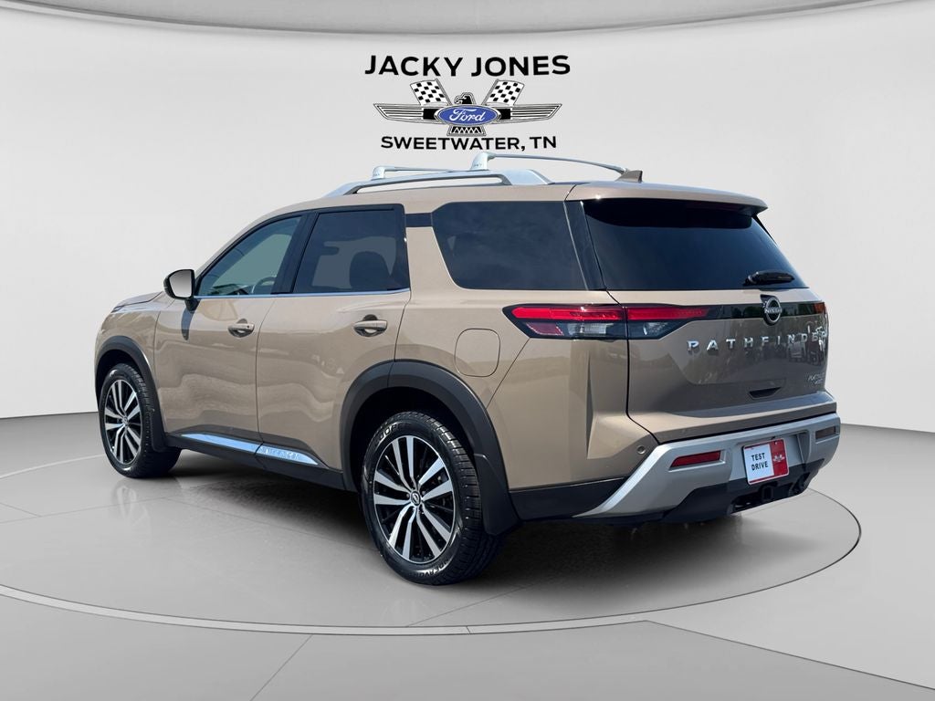 2024 Nissan Pathfinder — rear three-quarter view